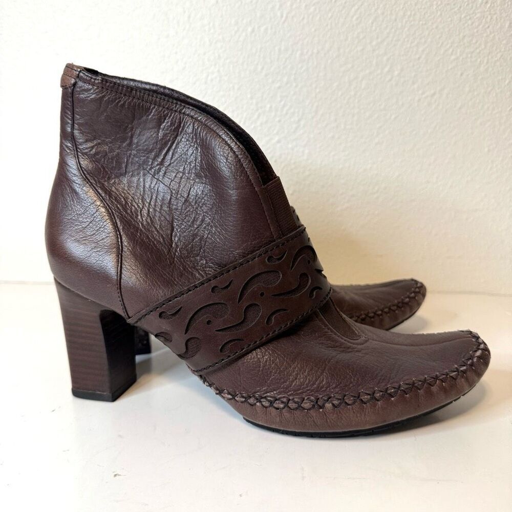 Clarks Indigo Brown Witchy Stitched Ankle Booties Size 9